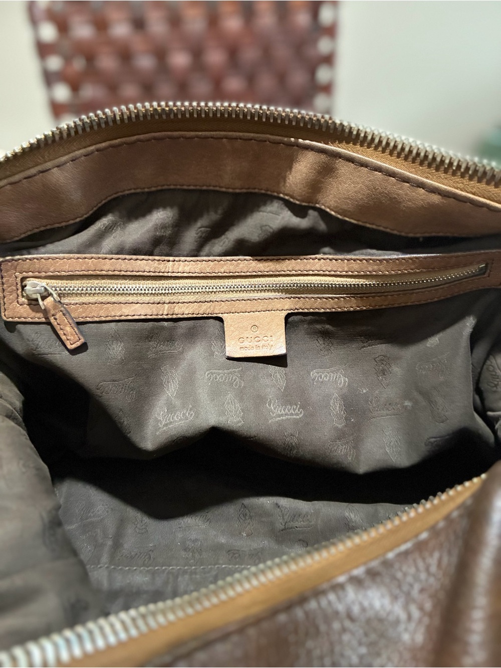 Gucci Authentic Leather Tote 10 1/2“ x 17“ - Picture 4 of 13